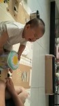 大小孙子逗乐