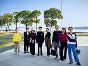 陪同朱教授一行等到军